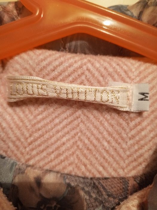 Детское пальто на 8-9 лет.