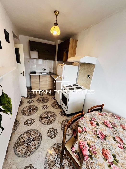 Дава се под наем Четиристаен апартамент в Бургас, Възраждане - 120 кв.м за 459 € - Снимка #3