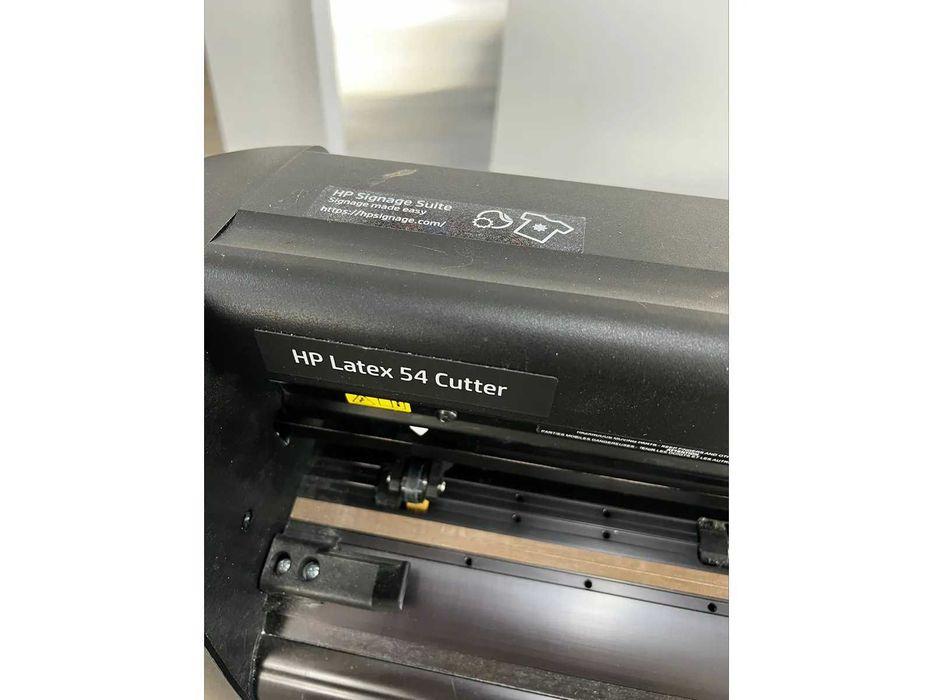 Широкоформатен латексов принтер  и плотер за рязане
