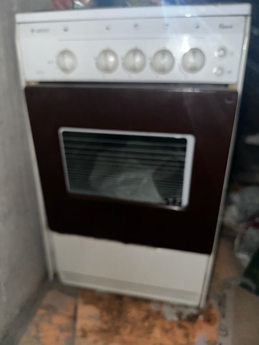 Продам газовую плиту