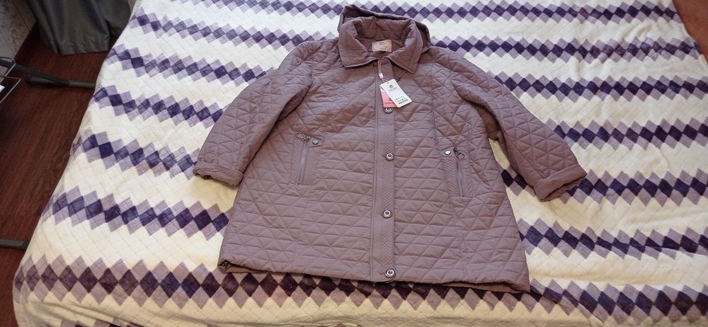 Продам женскую куртку