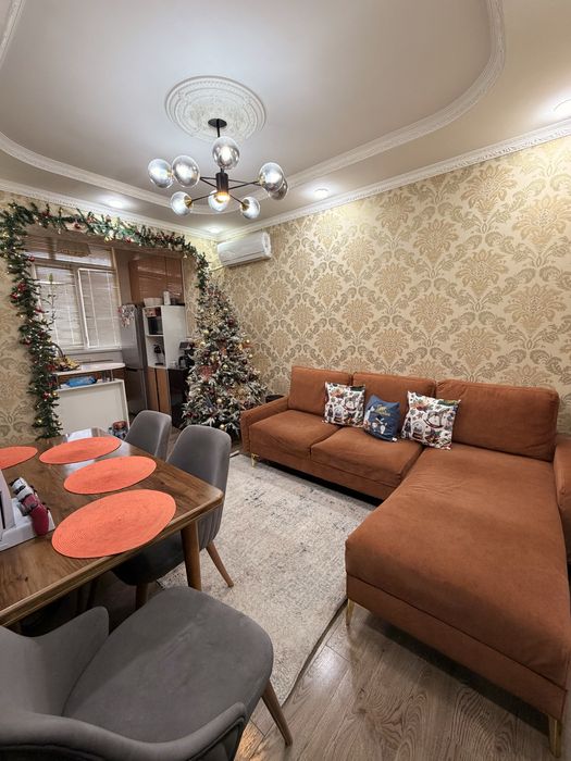 Чиланзар 7 квартал !!!3х комнтная квартира переделанна в 4х комнатнаю.