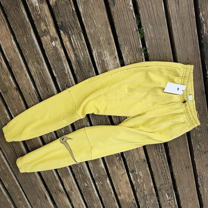 Дамско долнище Nike налични размери жълт цвят памучна материя ново
