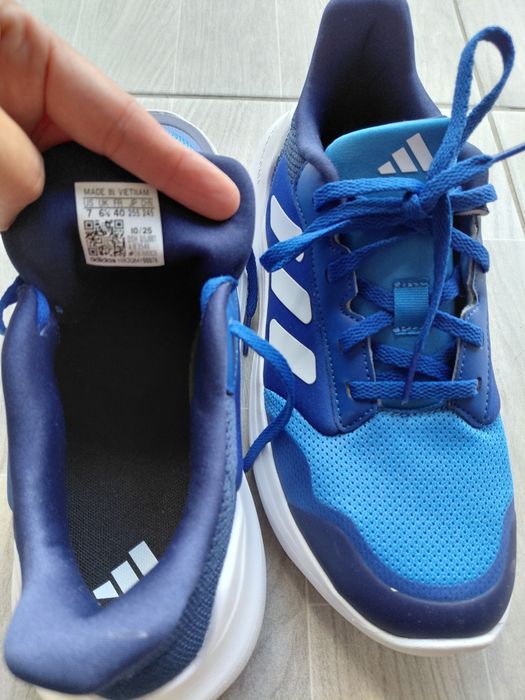 Маратонки Adidas-40 номер