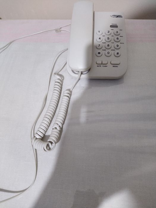 Телефон проводной