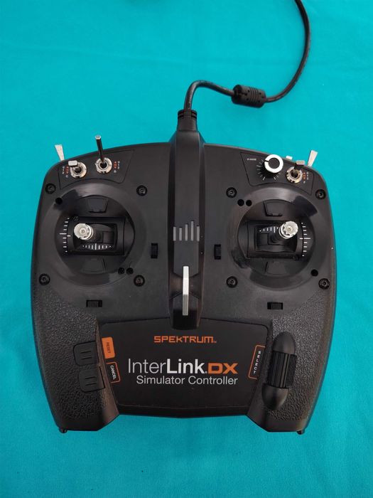 Spektrum Interlinked DX, controller simulator prin cablu USB. model SPMRFTX1