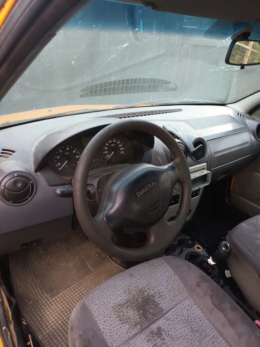 Logan 2005 masina nu mai are itp și asigurare o dau pt dezmabrat