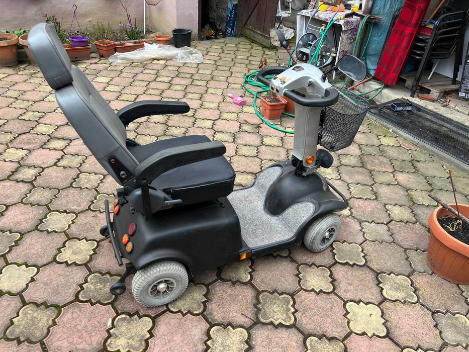 Scuter electric pentru persoane cu dizabilitati