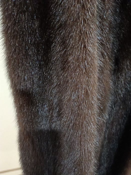 Продам норковую шубу