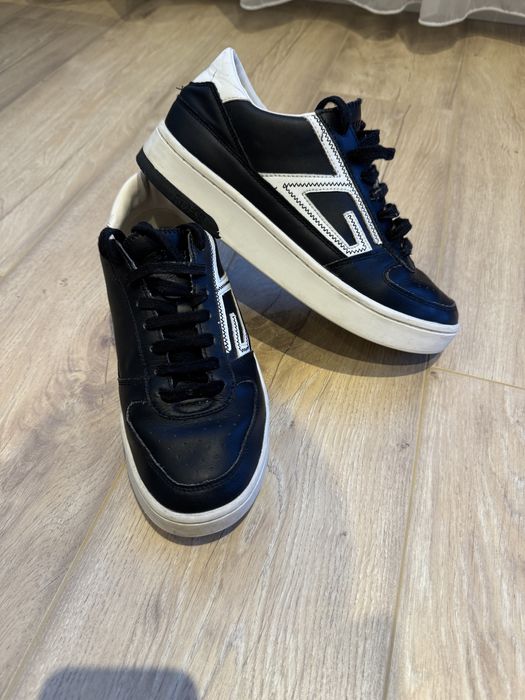 Детски кожени кецове Guess 40