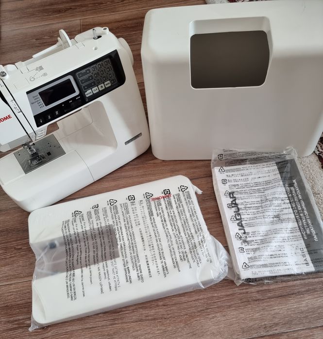 Швейная машина Janome