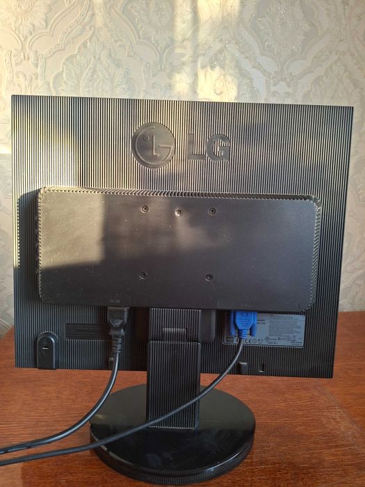 Монитор LG Flatron L1953S-SF