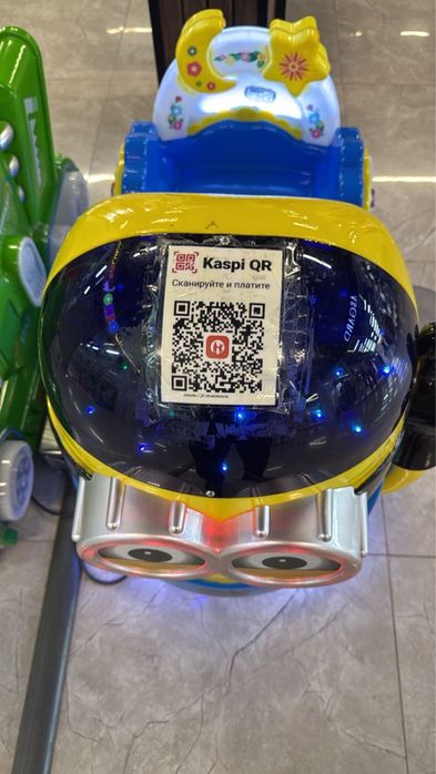 Продаю детские машинки качалки