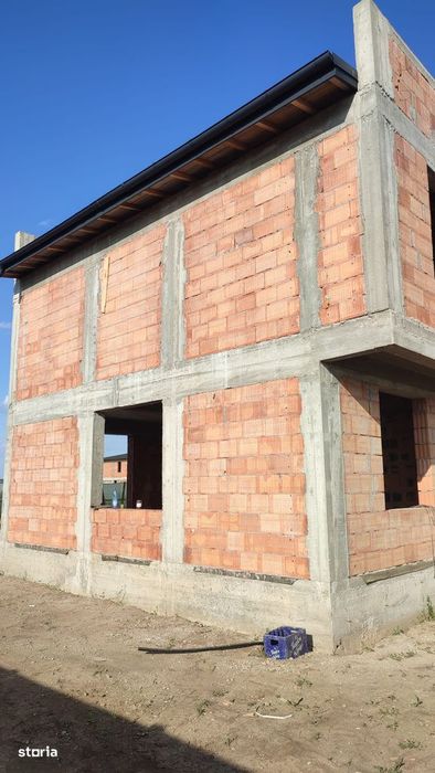 Casă nouă, 4 camere, zonă liniștită