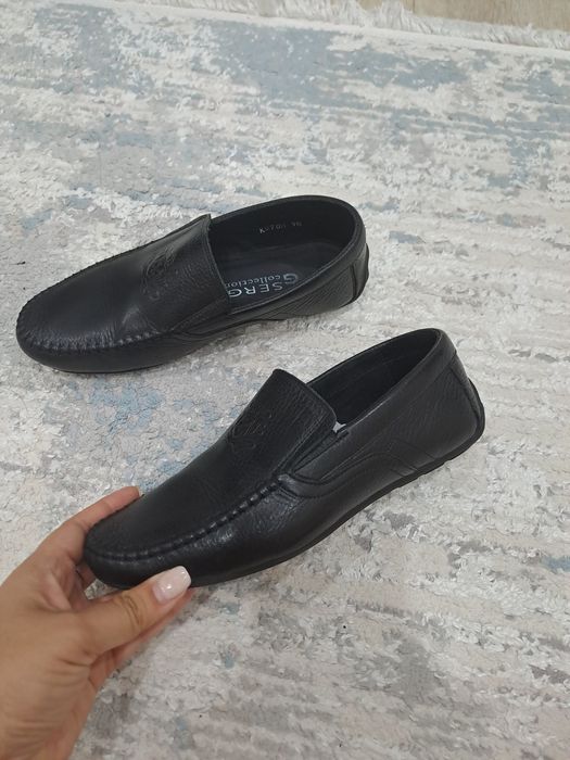 Продаю обувь на мальчика кожанные