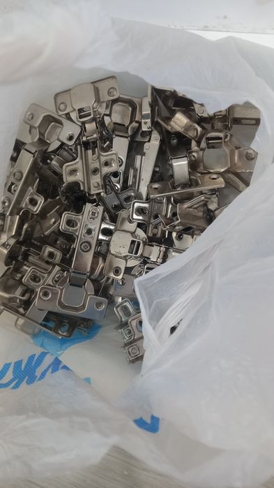 Петля.Топса.Магнитный открывает дверь