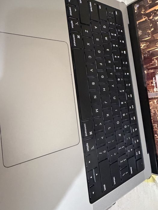 Mackbook pro m5 14 inch