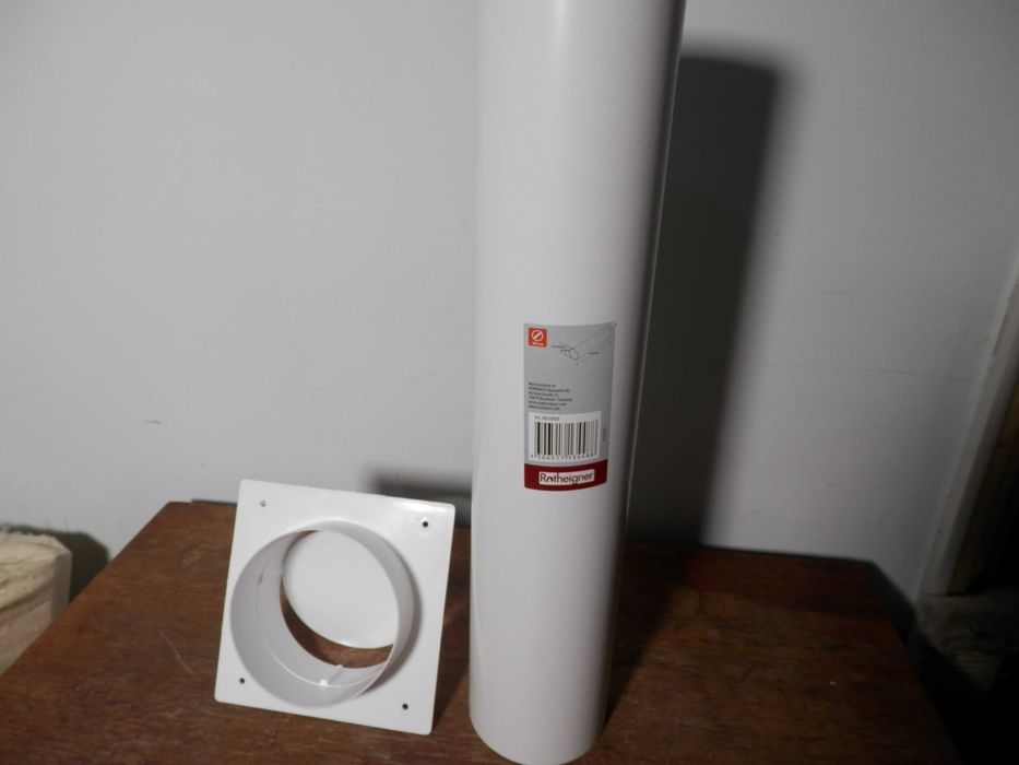 Tubulatură din plastic albă pentru hotă