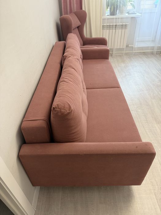 Продам диван + кресло. Шторы и тюль — в подарок!