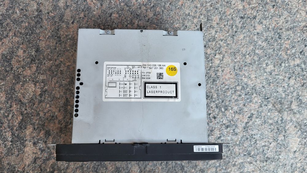 Vând casetofon /navigație Volskwagen E5 2009-2016