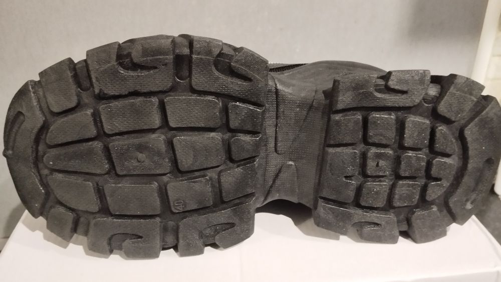 Дамски обувки номер 40 с камъни  НОВИ