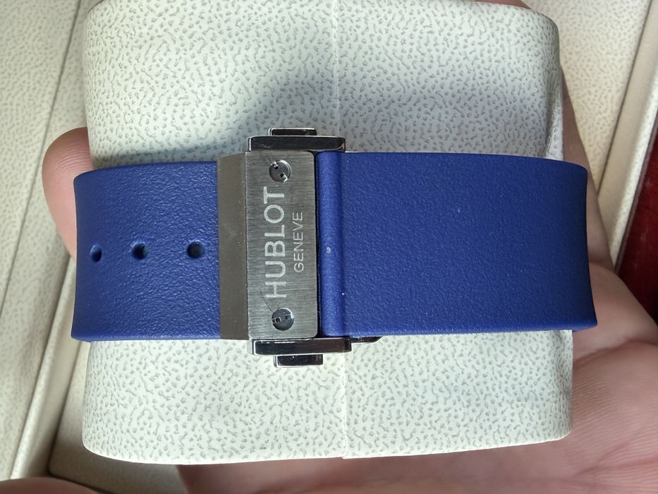 Продам часы HUBLOT