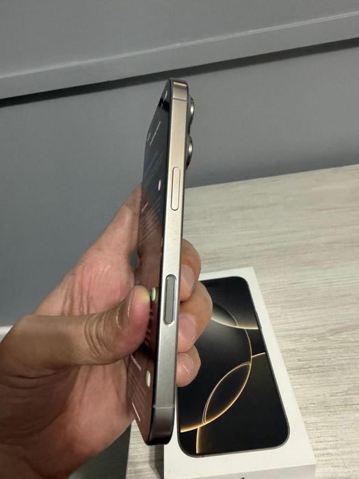 iPhone 16 pro Акб 100% 256gb