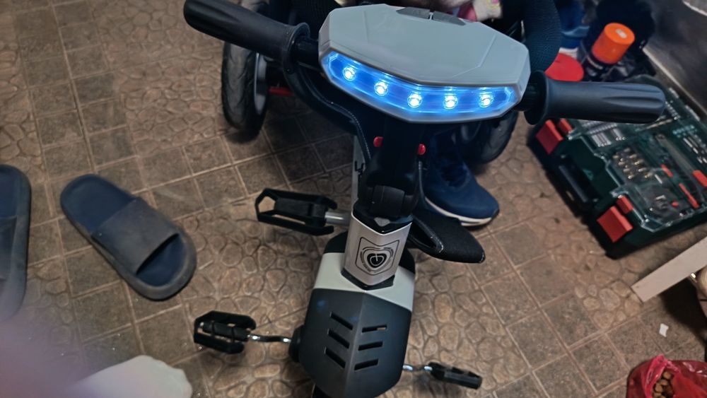 Продавам триколка - Lorelli Speedy!