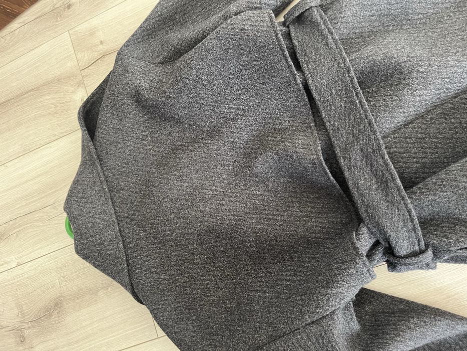 Продам пальто новоее