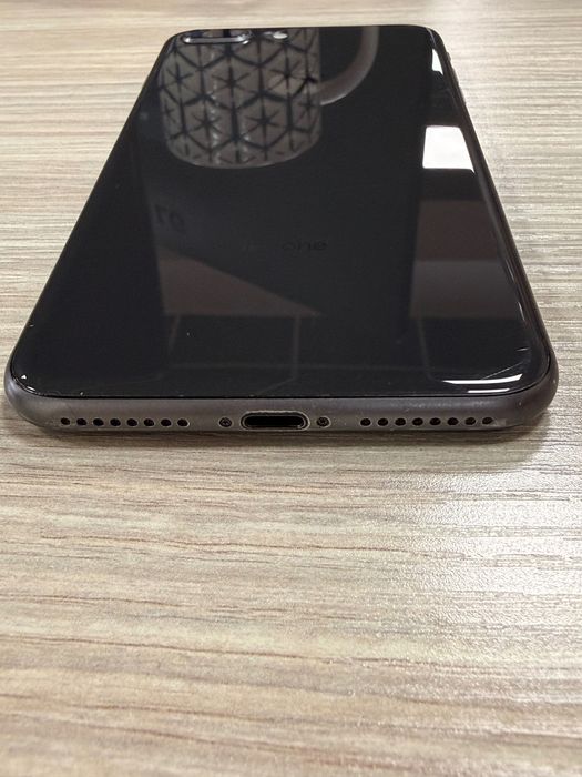 iPhone 8 Plus 64GB Space Gray — б/у, рабочий