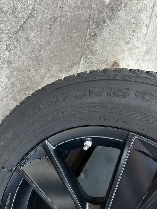 Джанти с гуми 5х114.3 16цола