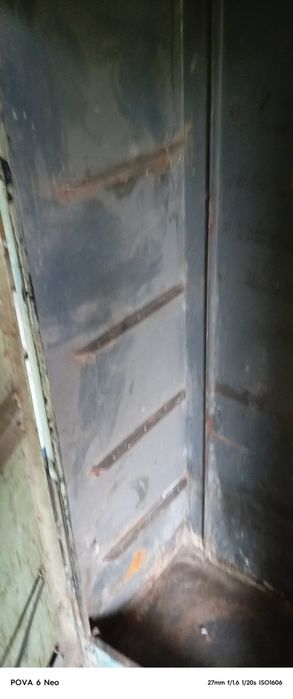 Инструментальная шкаф