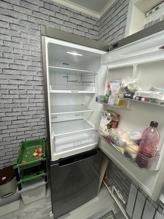 Продам холодилник самсунг