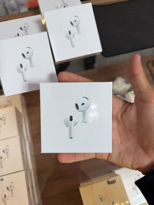 AirPods 4  (Новые, запечатанные)