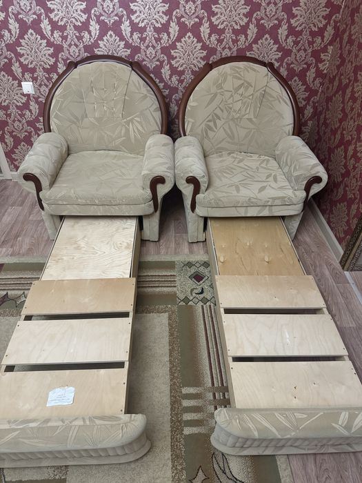 Диван с креслом