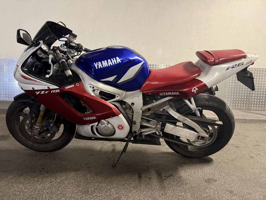 Yamaha YZF R6, An 2000, Carburatie