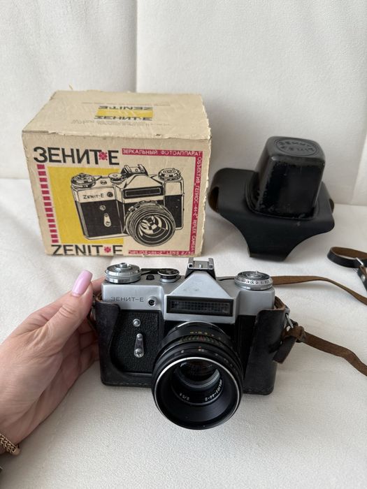 Продам фотооаппарат зенит Е