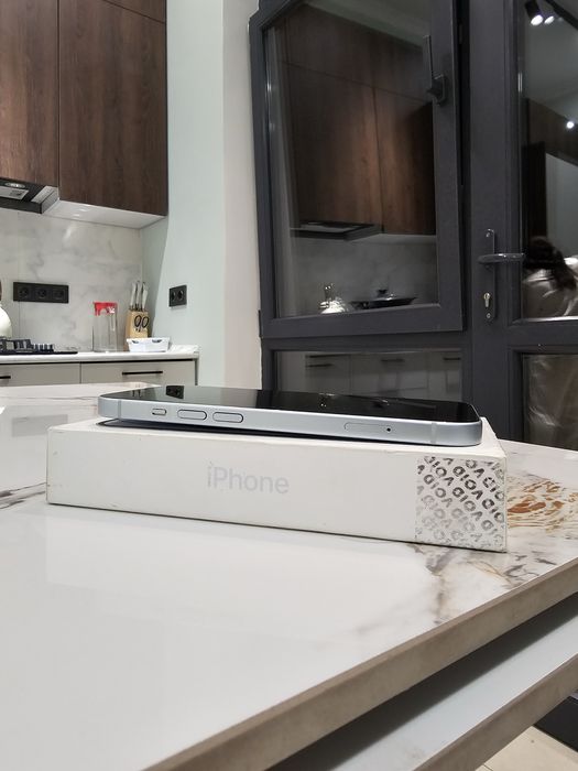 Продам iPhone 15 128gb