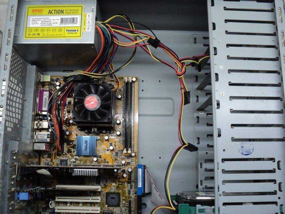 VINTAGE Unitate Calculator Asus Reconditionat An 2005