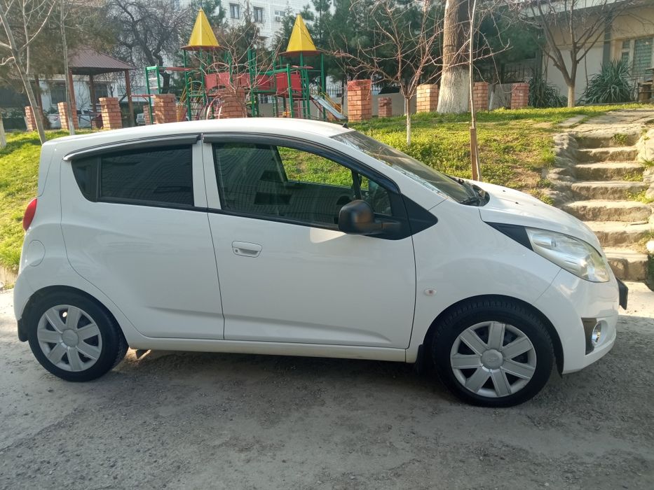 Продаётся Спарк автомобиль