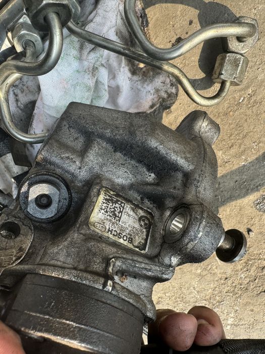Помпа дюзи рейл бмв х5 е70 х6 е71 н57д30б bmw 4.0d n57d30b  f10 535d