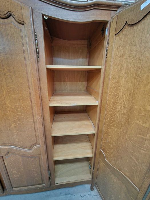 Четирикрилен дъбов гардероб изработен в стил "ЛУИ XV"