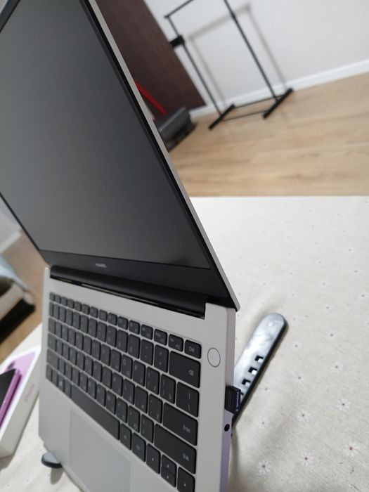 HUAWEI MateBook D14 — в идеальном состоянии