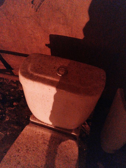 Унитаз продам б/у рабочий.