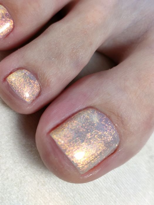 Маникюр, наращивание ногтей, педикюр.