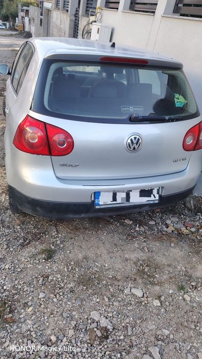 Volkswagen Golf 2005 benzină, 1.401 € — imagine 2