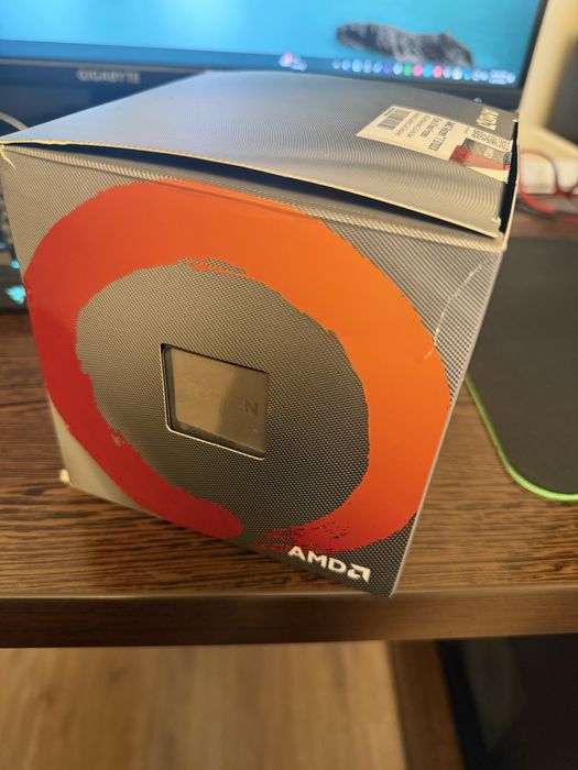 Ryzen 7 3700X box, complet, cooler wraith prism nou