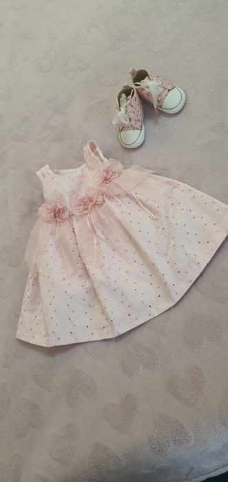 Vând rochiță fetițe 3/6luni , încălțăminte 16/17 Reserved