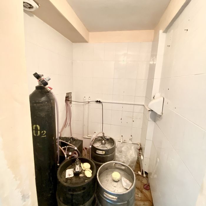 Магазин, Кенесары 17