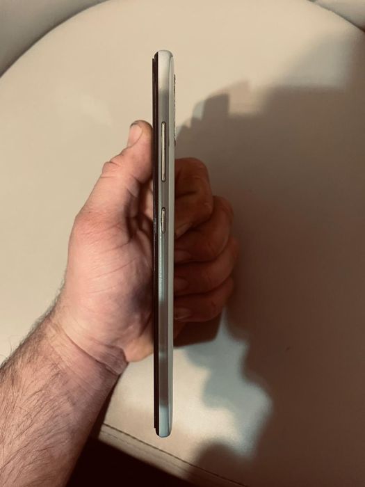 Самсунг а 70 белый